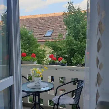 Anna Gyoengye Apartman Debrecen Exterior photo